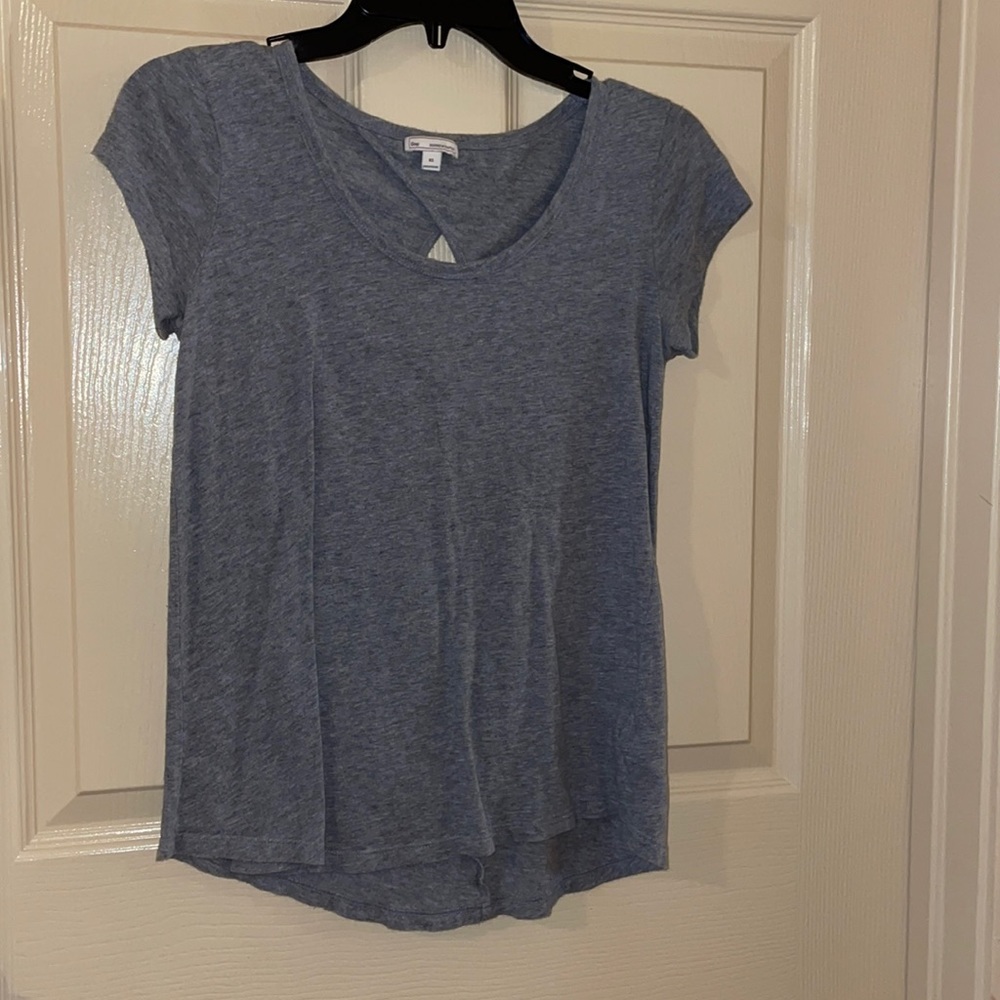 Woman’s GAP Grey Tee With A Keyhole Back